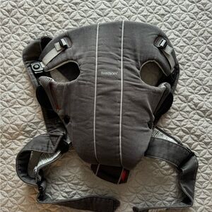 Babyjorn mini carrier